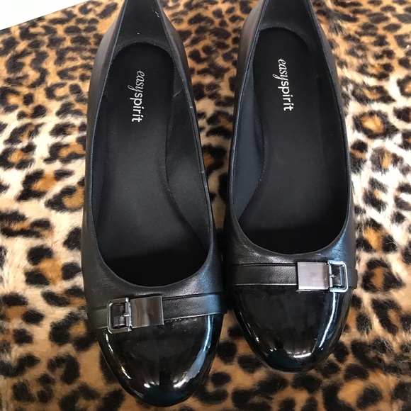 EUC Easy spirit flats - Picture 2 of 6